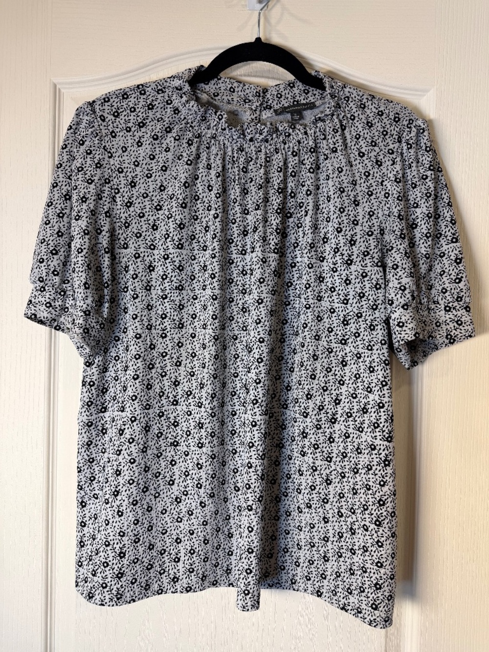 Adrianna Papell Black & White Floral Blouse XL Mock Neck Puff Sleeve Feminine To